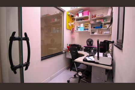 Casa à venda com 110m², 3 quartos e 2 vagasEscritório