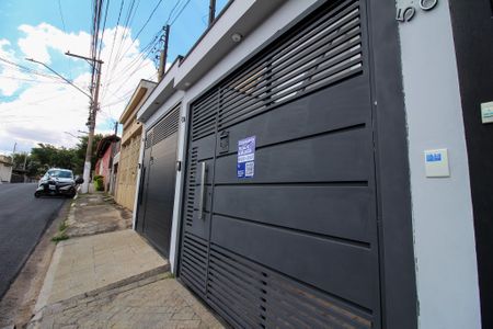 Casa à venda com 110m², 3 quartos e 2 vagasFachada + Placa