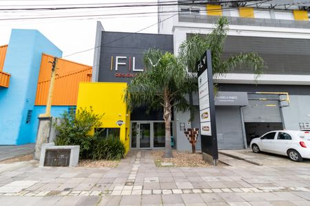 Studio à venda com 44m², 1 quarto e 1 vaga Studio à venda com 44m², 1 quarto e 1 vagaFachada