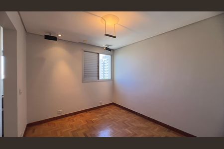 Apartamento para alugar com 127m², 3 quartos e 3 vagas Apartamento para alugar com 127m², 3 quartos e 3 vagasQuarto