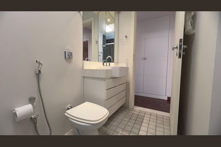 Apartamento para alugar com 127m², 3 quartos e 3 vagas Apartamento para alugar com 127m², 3 quartos e 3 vagasBanheiro