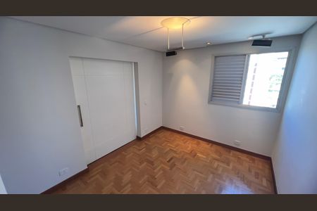 Apartamento para alugar com 127m², 3 quartos e 3 vagas Apartamento para alugar com 127m², 3 quartos e 3 vagasQuarto