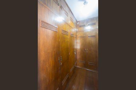 Casa à venda com 444m², 4 quartos e 4 vagasCloset