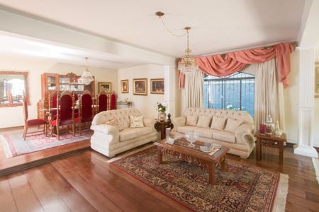 Casa à venda com 444m², 4 quartos e 4 vagasSala