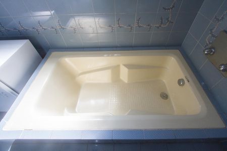 Casa à venda com 444m², 4 quartos e 4 vagasBanheira