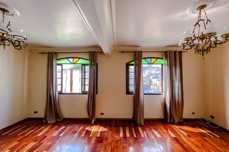 Casa à venda com 200m², 4 quartos e 1 vagaSala