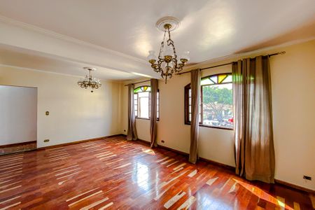 Casa à venda com 200m², 4 quartos e 1 vagaSala