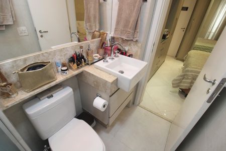 Apartamento à venda com 80m², 2 quartos e 2 vagasQuarto 2 - Banheiro