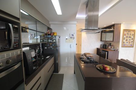 Apartamento à venda com 80m², 2 quartos e 2 vagasSala / Cozinha
