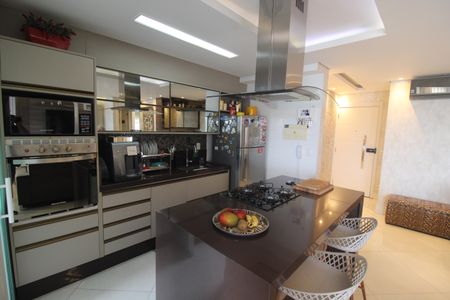Apartamento à venda com 80m², 2 quartos e 2 vagasSala / Cozinha