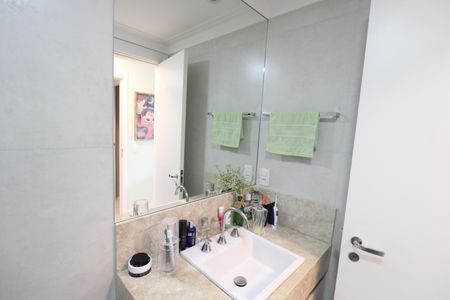 Apartamento à venda com 80m², 2 quartos e 2 vagasBanheiro