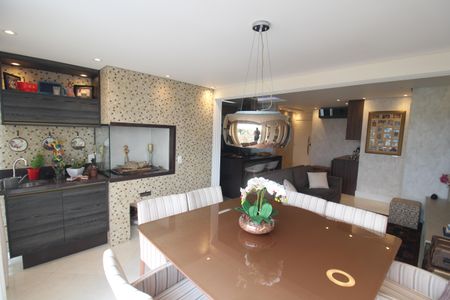 Apartamento à venda com 80m², 2 quartos e 2 vagasSala / Cozinha