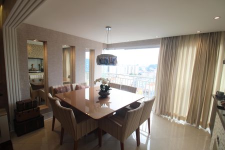 Apartamento à venda com 80m², 2 quartos e 2 vagasSala / Cozinha