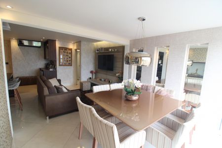 Apartamento à venda com 80m², 2 quartos e 2 vagasSala / Cozinha