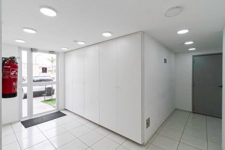 Apartamento à venda com 52m², 2 quartos e 1 vaga Apartamento à venda com 52m², 2 quartos e 1 vagaHall social