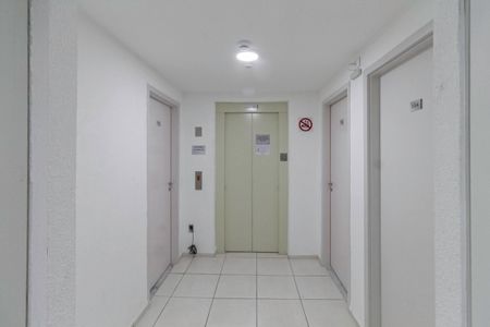 Apartamento à venda com 52m², 2 quartos e 1 vaga Apartamento à venda com 52m², 2 quartos e 1 vagaHall social