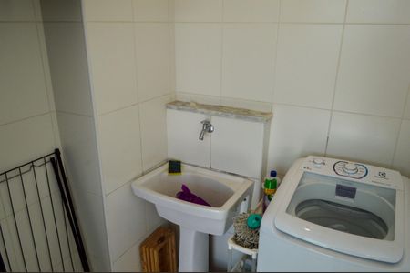 Apartamento para alugar com 71m², 2 quartos e 1 vagaÁrea de Serviço