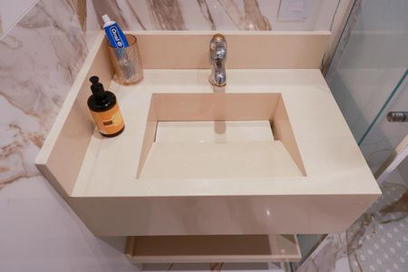 Apartamento à venda com 59m², 2 quartos e 2 vagas Apartamento à venda com 59m², 2 quartos e 2 vagasBanheiro social