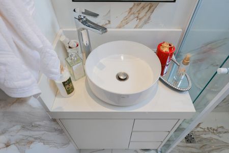 Apartamento à venda com 59m², 2 quartos e 2 vagas Apartamento à venda com 59m², 2 quartos e 2 vagasBanheiro da Suíte