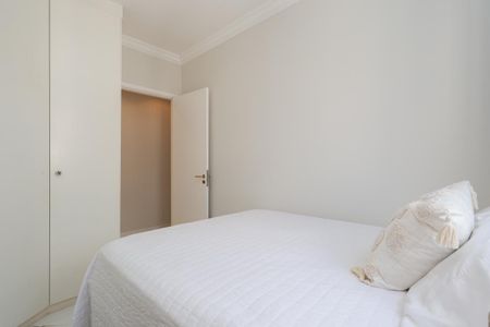 Apartamento à venda com 59m², 2 quartos e 2 vagas Apartamento à venda com 59m², 2 quartos e 2 vagasQuarto