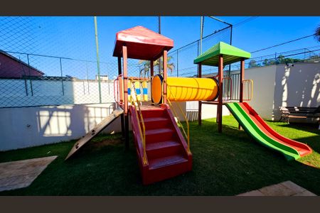 Apartamento à venda com 100m², 3 quartos e 2 vagasÁrea comum - Playground