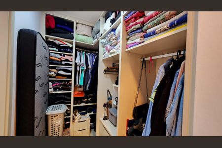 Apartamento à venda com 100m², 3 quartos e 2 vagasCloset da suíte