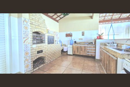 Casa à venda com 260m², 3 quartos e 2 vagas Casa à venda com 260m², 3 quartos e 2 vagasChurrasqueira