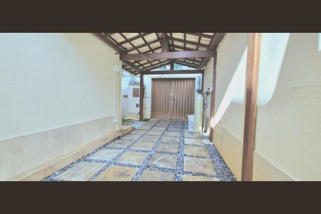 Casa à venda com 260m², 3 quartos e 2 vagas Casa à venda com 260m², 3 quartos e 2 vagasGaragem 2