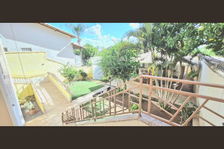 Casa à venda com 260m², 3 quartos e 2 vagas Casa à venda com 260m², 3 quartos e 2 vagasQuintal