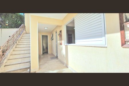 Casa à venda com 260m², 3 quartos e 2 vagas Casa à venda com 260m², 3 quartos e 2 vagasCorredor