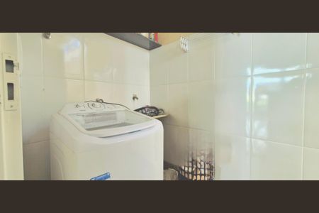 Casa à venda com 260m², 3 quartos e 2 vagas Casa à venda com 260m², 3 quartos e 2 vagasÁrea de serviço