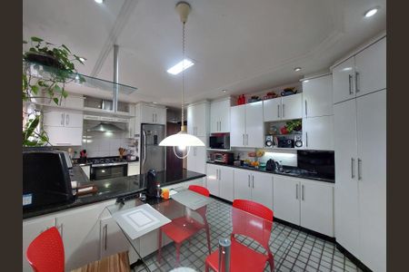 Casa à venda com 600m², 4 quartos e 6 vagasCozinha