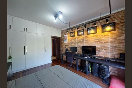 Casa à venda com 600m², 4 quartos e 6 vagasQuarto 2