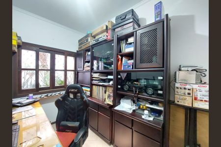 Casa à venda com 600m², 4 quartos e 6 vagasEscritório