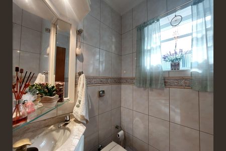 Casa à venda com 600m², 4 quartos e 6 vagasBanheiro 3 - Lavabo