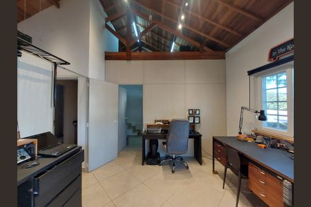 Casa à venda com 600m², 4 quartos e 6 vagasStudio