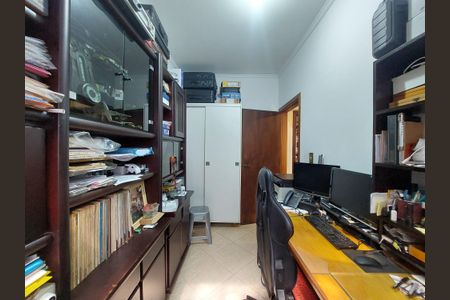 Casa à venda com 600m², 4 quartos e 6 vagasEscritório