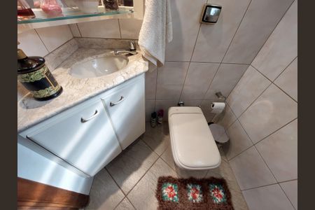 Casa à venda com 600m², 4 quartos e 6 vagasBanheiro 3 - Lavabo