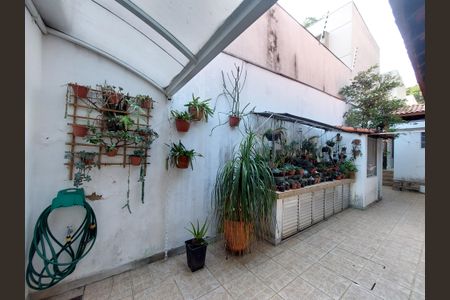 Casa à venda com 600m², 4 quartos e 6 vagasJardim - Quintal