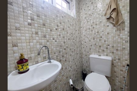 Casa à venda com 600m², 4 quartos e 6 vagasBanheiro do Studio