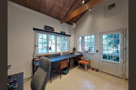 Casa à venda com 600m², 4 quartos e 6 vagasStudio