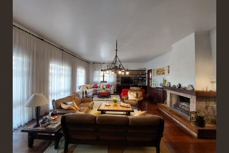 Casa à venda com 600m², 4 quartos e 6 vagasSala