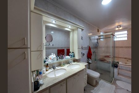 Casa à venda com 600m², 4 quartos e 6 vagasBanheiro 1