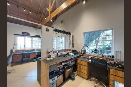 Casa à venda com 600m², 4 quartos e 6 vagasStudio