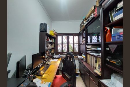 Casa à venda com 600m², 4 quartos e 6 vagasEscritório