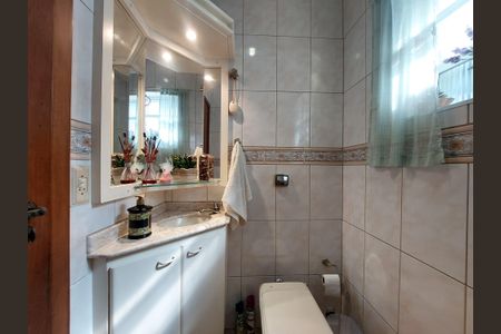 Casa à venda com 600m², 4 quartos e 6 vagasBanheiro 3 - Lavabo