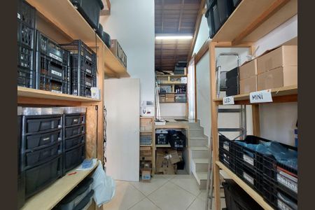 Casa à venda com 600m², 4 quartos e 6 vagasDeposito