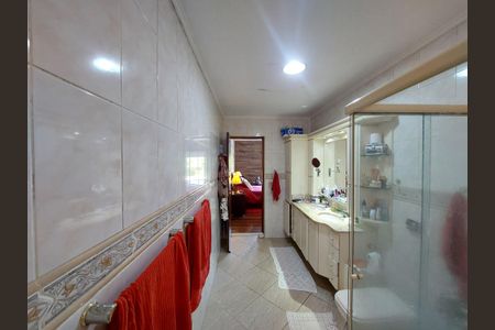 Casa à venda com 600m², 4 quartos e 6 vagasBanheiro 1