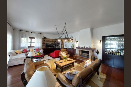 Casa à venda com 600m², 4 quartos e 6 vagasSala