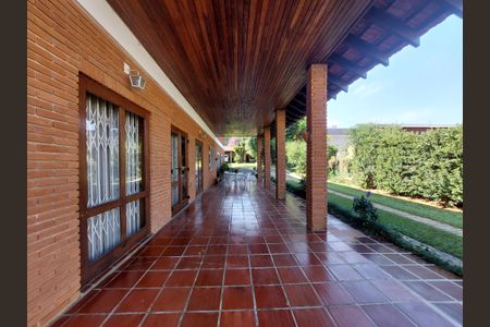 Casa à venda com 600m², 4 quartos e 6 vagasVaranda